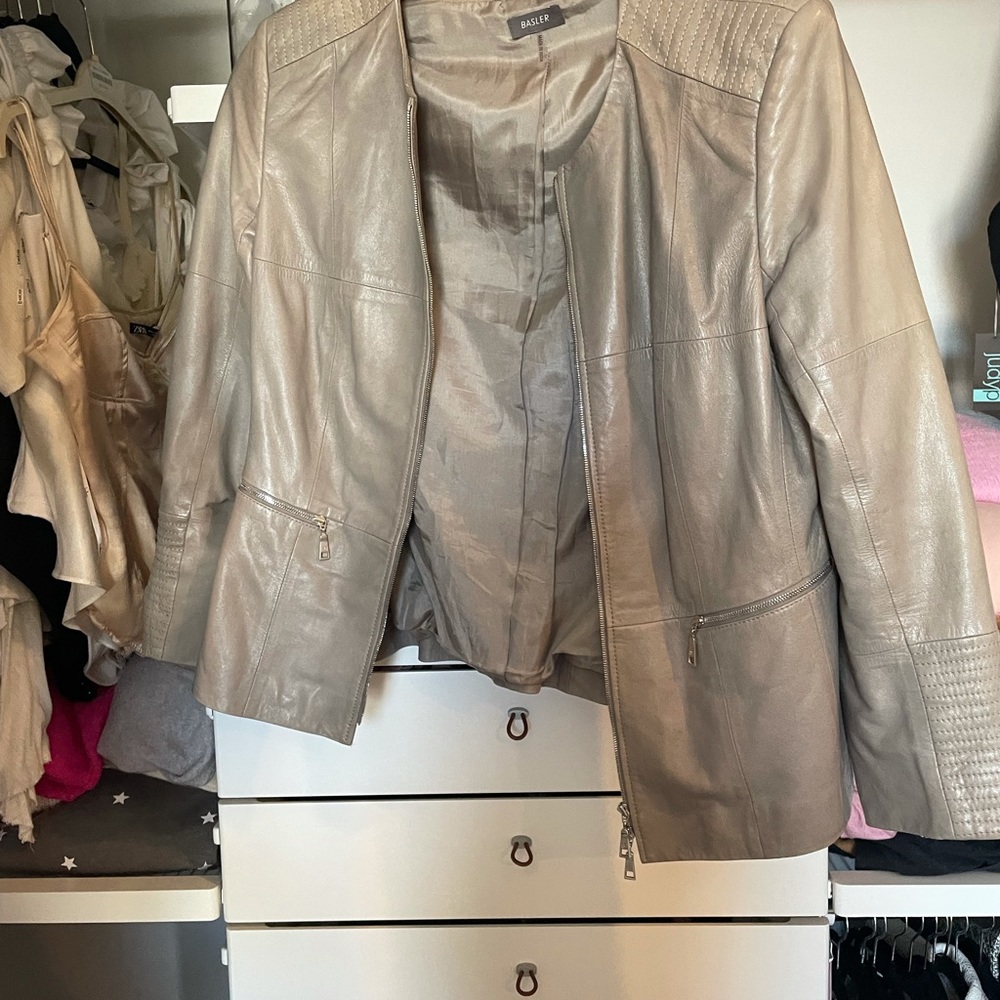 Basler Luxurious Leather Jacket - Picture 4 of 7